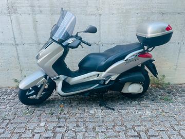 Yamaha XMAX 250