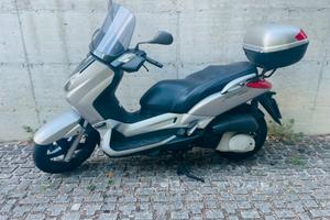 Yamaha XMAX 250