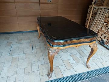 Tavolo in legno e vetro