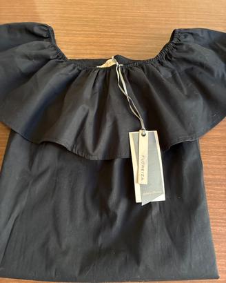 Vestito con scollo con balza
