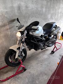 Ducati Monster 696 - 2008