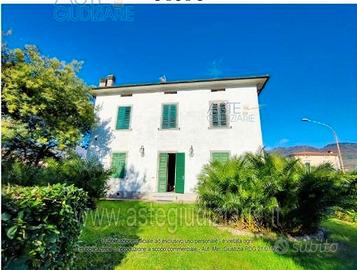 Villa o villino Pescia [A4302678]