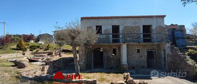 Piccolo rustico in collina