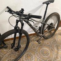 Aggiusto e assemblo biciclette