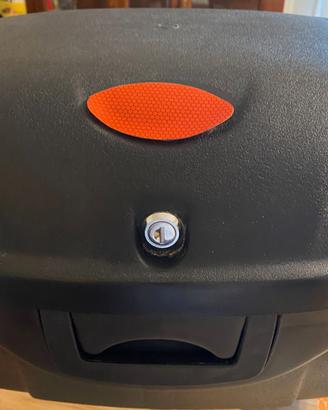 Bauletto rigido per scooter/moto, mai utilizzato,