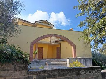 VILLA SINGOLA A POGGIO MIRTETO