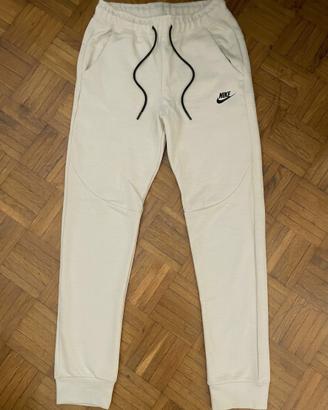 pantaloni tuta nike tech beige