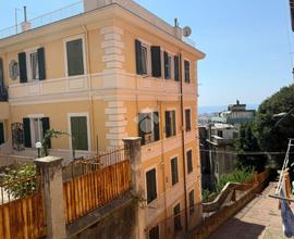 4 LOCALI A GENOVA