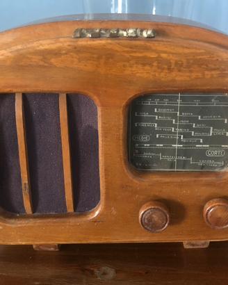 Radio in legno porta sigarette e fiammiferi