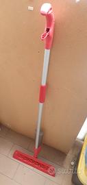 Scopa con dispenser