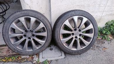 4 cerchi in lega  R 17 con gomme termiche 