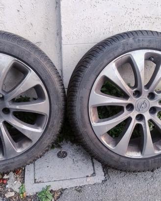 4 cerchi in lega  R 17 con gomme termiche 