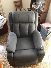 Poltrona relax grigia reclinabile con telecomando