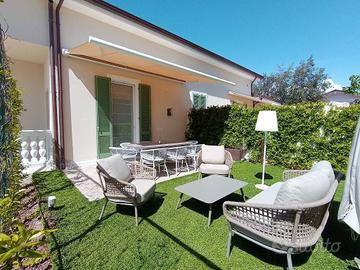 Villa di 120 m² con più di 5 locali a Pietrasanta