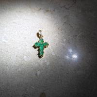 ciondolo in oro e smeraldi