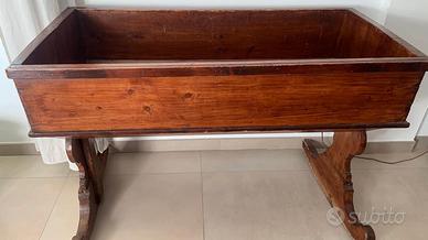 Culla antica arredamento da interno