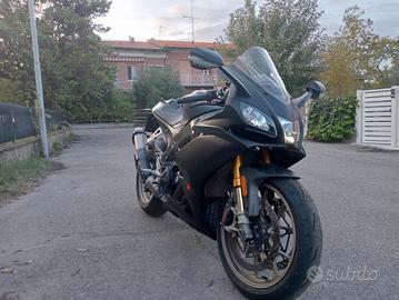 aprilia rsv4 1100 