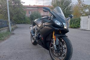 aprilia rsv4 1100 