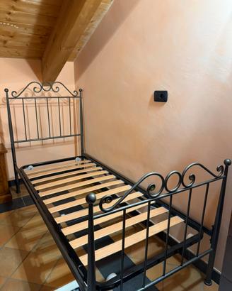Lettino in ferro battuto