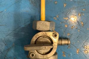 Rubinetto benzina Honda Dominator 650