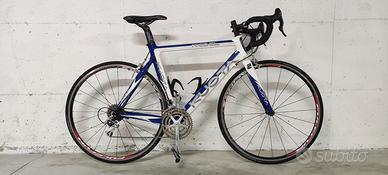 Bici da corsa in Carbonio Kuota Kebel