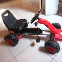 Macchina a pedali per bimbo