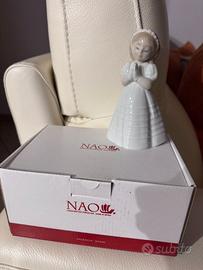 BOMBONIERA IN PORCELLANA NAO