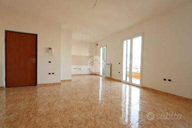 3 LOCALI A TORTORETO