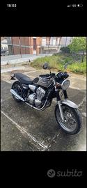 Triumph thunderbird 900