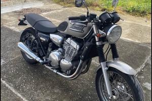 Triumph thunderbird 900