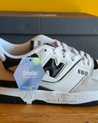 New Balance 550 – White / Black