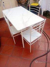 Tavolo con 4 sedie effetto marmo bianco 