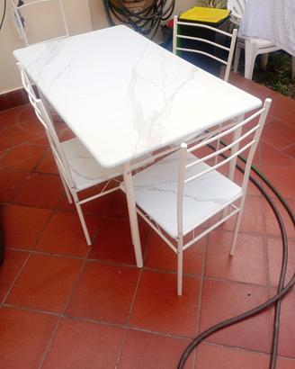Tavolo con 4 sedie effetto marmo bianco 