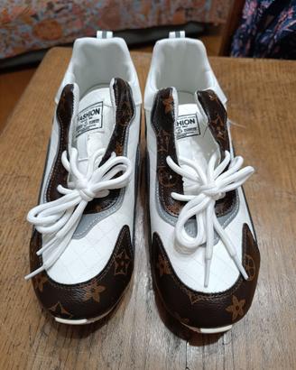 scarpe da ginnastica