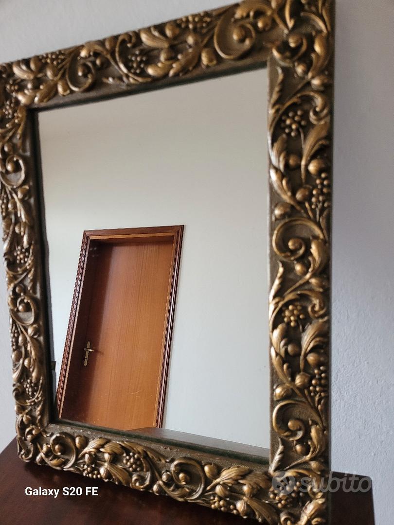 Specchio d' epoca fine 800 con cornice intagliata - Arredamento e  Casalinghi In vendita a Bologna