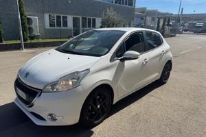 Peugeot 208 130000km 1,4GPL/benzina