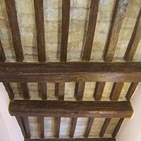 Travetti in legno antichi