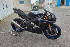 YAMAHA R1 2015  PRONTO PISTA