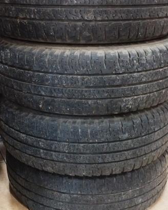 gomme Michelin camper 215/70/15