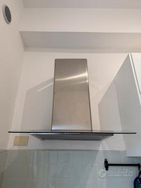 Cappa aspirante da cucina in vetro e metallo