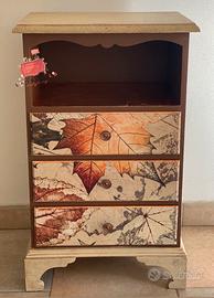 🍁 Comodino decorato a mano