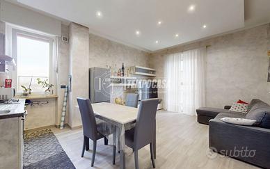 BILOCALE RISTRUTTURATO CON TRIPLA ESPOSIZIONE !!