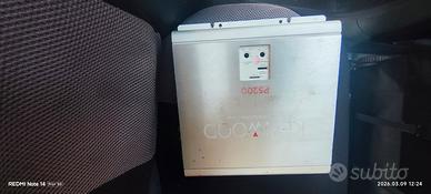 amplificatore per stereo auto