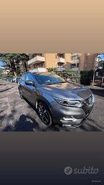 Nissan Qashqai grigia