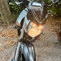 Moto Suzuki GSR600