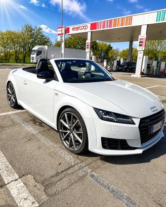 AUDI TT ROADSTER 2.0 TDI ULTRA S-LINE - FULL OPTIO