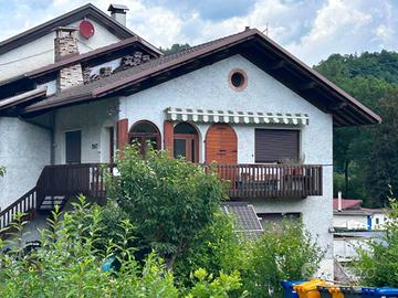Appartamento di 109 m² con 5 locali e box auto a A