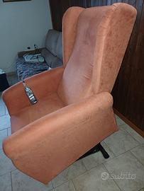 Poltrona elettrica praticamente nuova