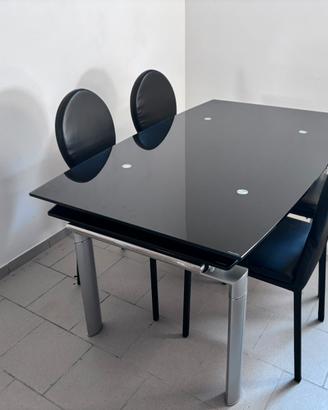 Tavolo vetro temperato nero con 4 sedie nere