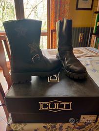 stivaletti neri marca Cult 